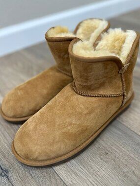 Kirkland Signature Women’s Size 8 Chestnut Suede Shearling Wool Lined Ankle Boot